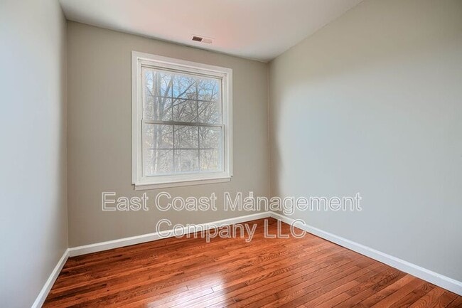 Building Photo - 28 Ebbing Ct