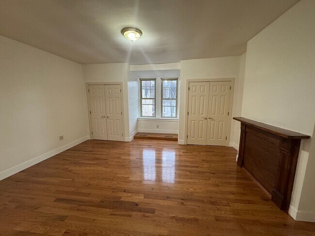 Building Photo - 5429 Howe St