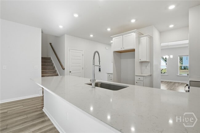 Building Photo - 145 Binscombe Ln