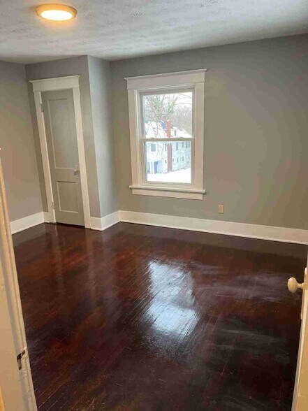 Building Photo - 1225 Amherst Pl