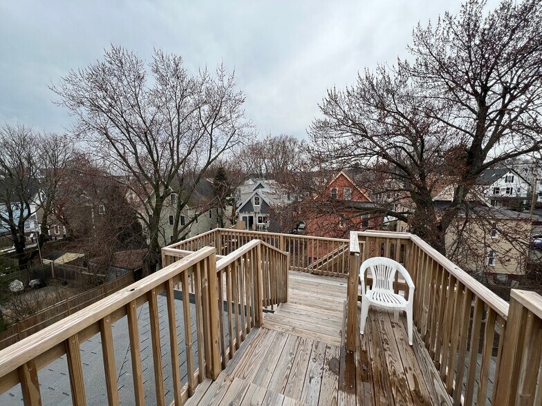 Building Photo - 7 Jay St