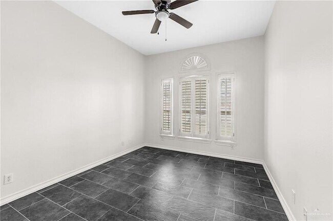 Building Photo - 1104 N Boston College Dr