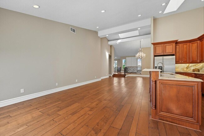 Building Photo - 4911 Amador Dr