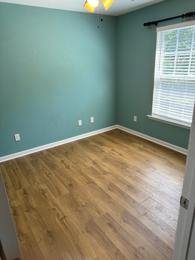 Building Photo - 119 Pine Walk Dr