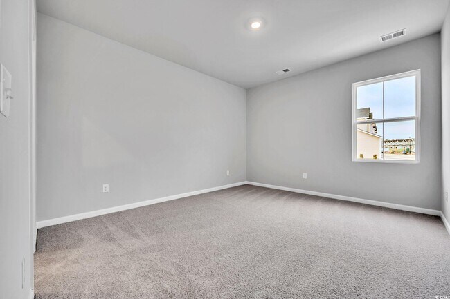 Building Photo - 2087 Victory Wy