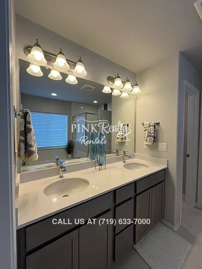 Building Photo - 9656 Feathergrass Dr