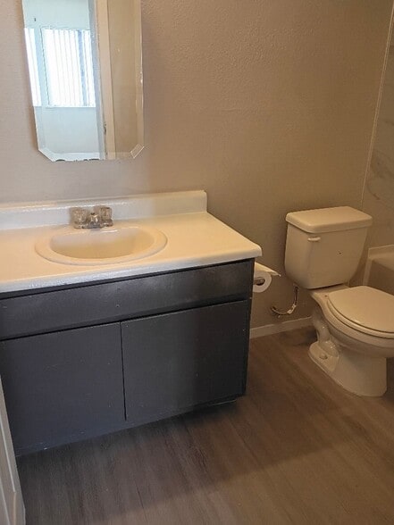 Building Photo - 6229 Yerba Ln