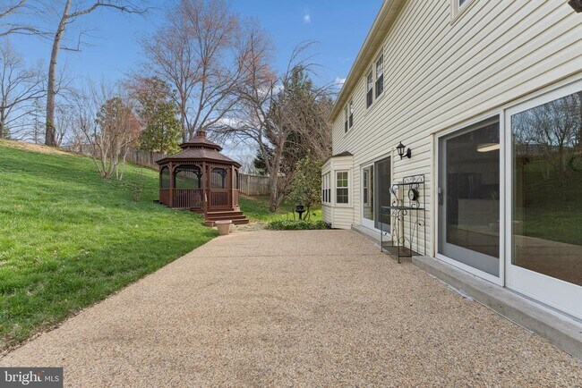 Building Photo - 2302 Tanglevale Dr