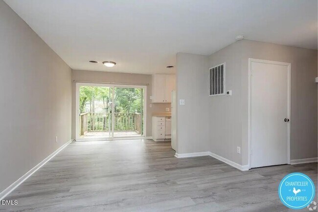 Building Photo - 25 Creekside Cir