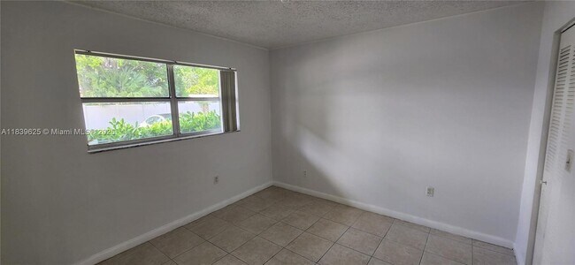Building Photo - 7321 NW 85th St