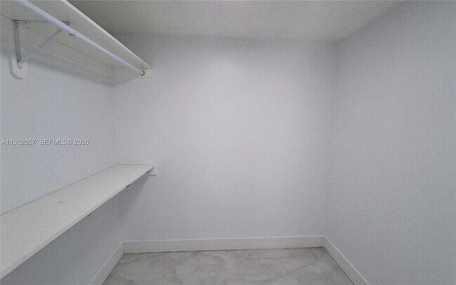 Building Photo - 216 Shadow Way