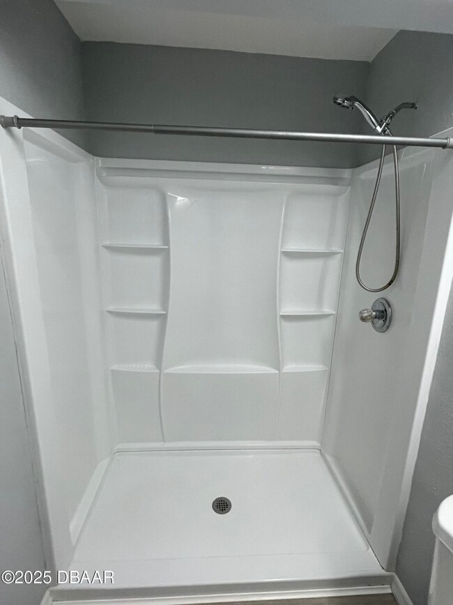 Building Photo - 15 Birdie Dr