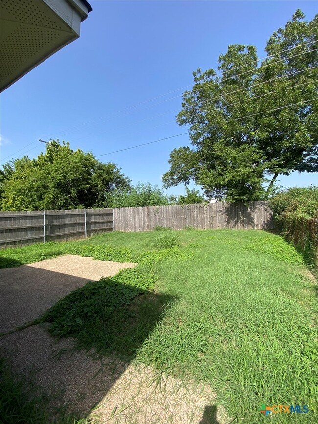 Building Photo - 6408 Temora Loop