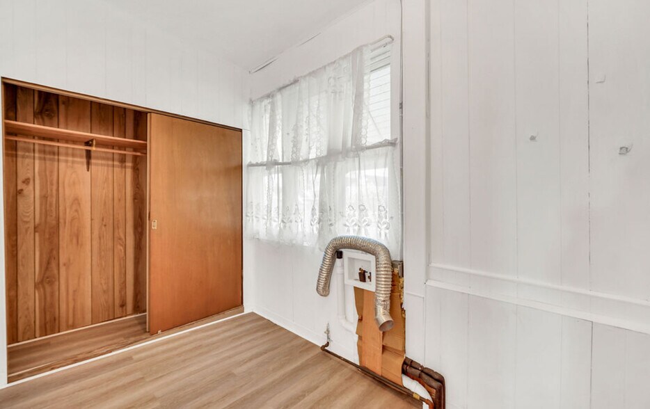 Building Photo - 2258 N Central Ave