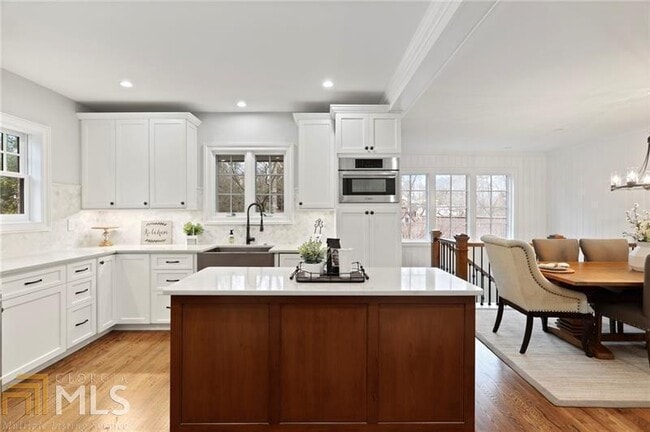 Building Photo - 1309 Stillwood Dr NE