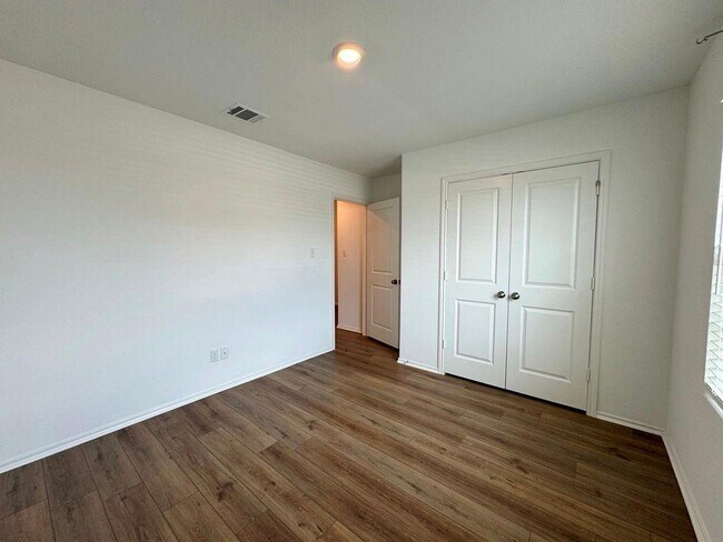 Building Photo - 208 Magione St