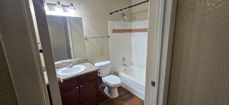 Building Photo - 2120 Ramrod Ave