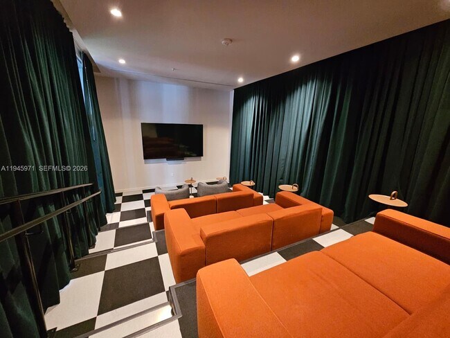 Building Photo - 11 NE 6th St