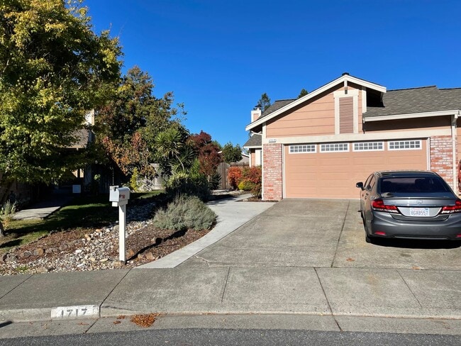 Building Photo - 1717 Algol Ct