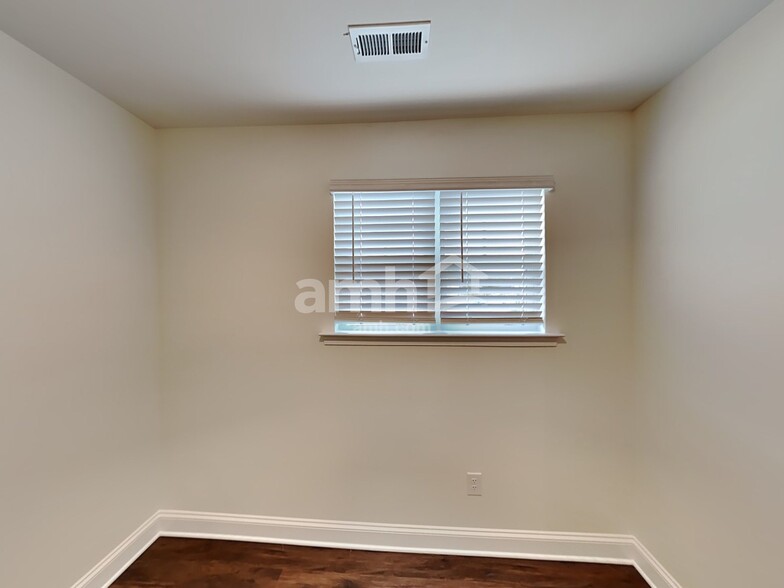 Building Photo - 7425 Garrett Ct