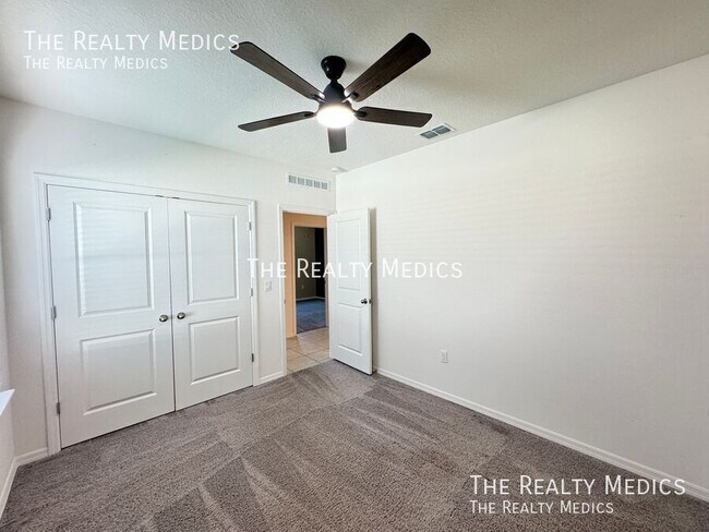 Building Photo - 320 Mariana Way