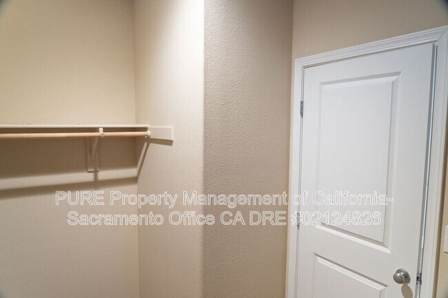 Building Photo - 5572 Amnest Way