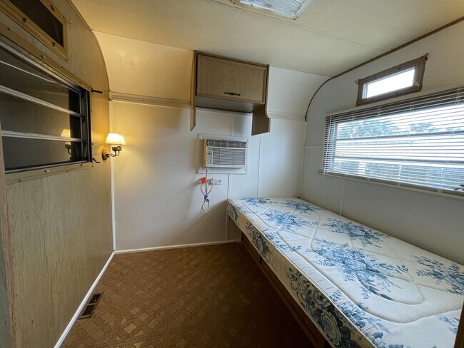 Building Photo - 30346 FL-78