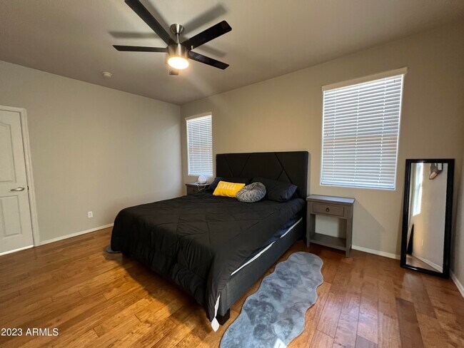Building Photo - 2910 E Dunbar Dr