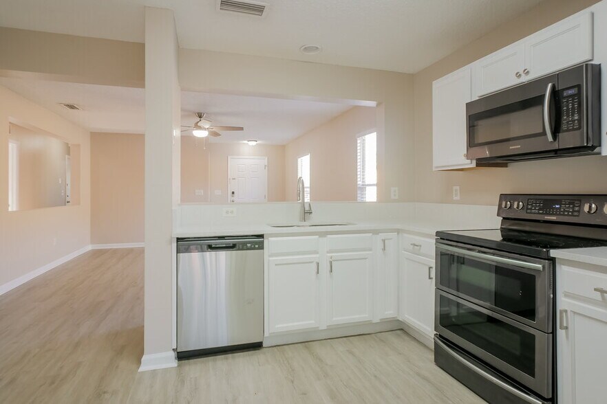 Building Photo - 708 Wynfield Cir