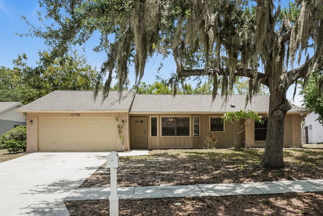 Building Photo - 5785 Colonial Oaks Blvd