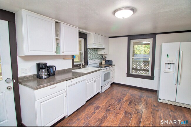 Building Photo - 15 Lower Rd