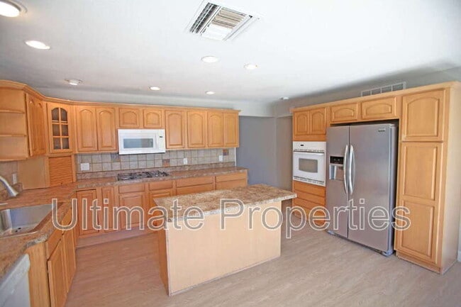 Building Photo - 3809 W Crocus Dr
