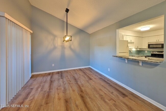 Building Photo - 2511 Whispering Woods Blvd