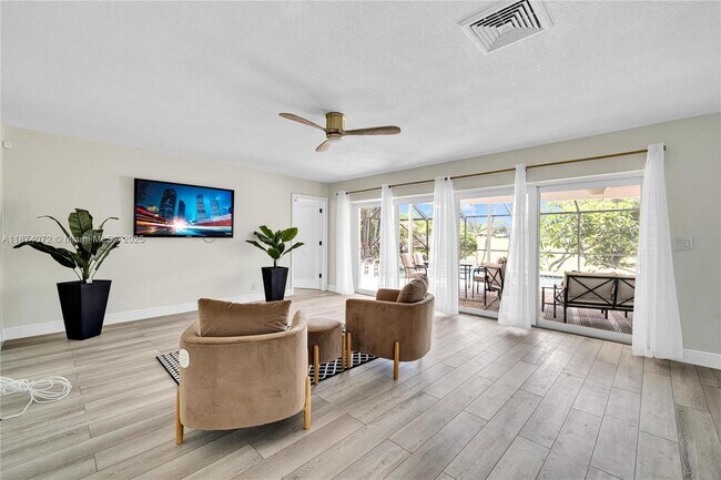 Building Photo - 5706 Guava Dr