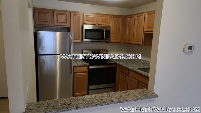 Building Photo - 245 Main St