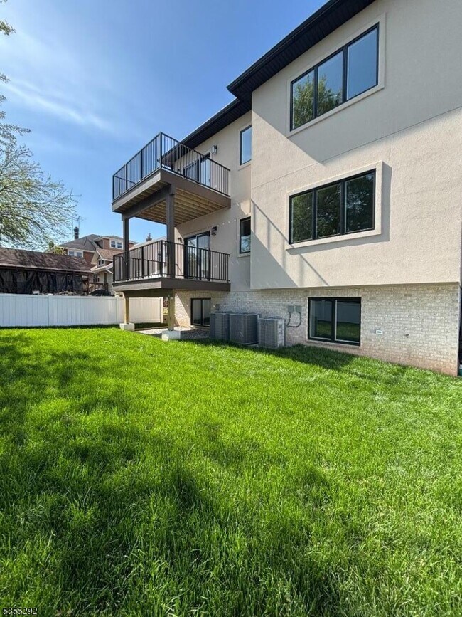 Building Photo - 67 W Harwood Terrace
