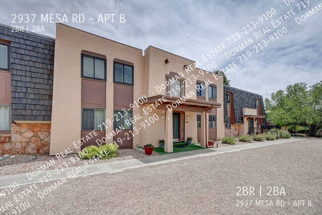 Building Photo - Two bedroom condo close to Garden of the G...