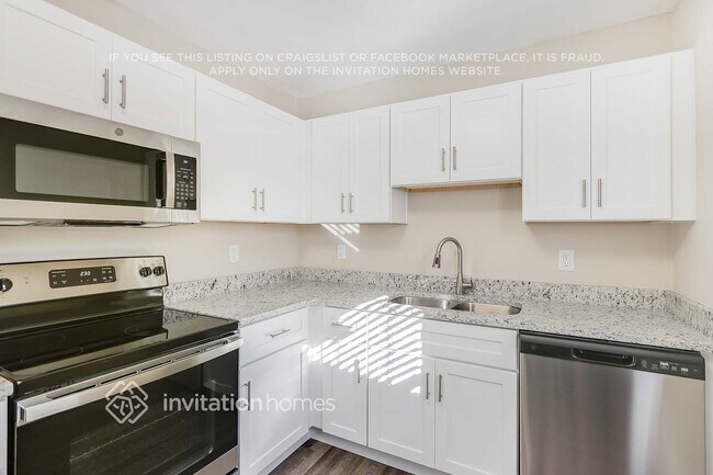 Building Photo - 2826 17Th Ave N