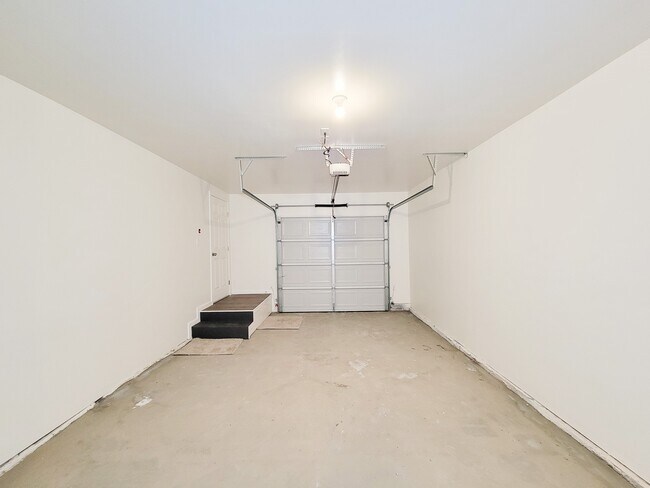 Building Photo - 413 S Market St