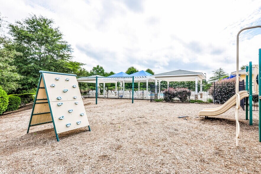 Building Photo - 3637 Pinkham Way