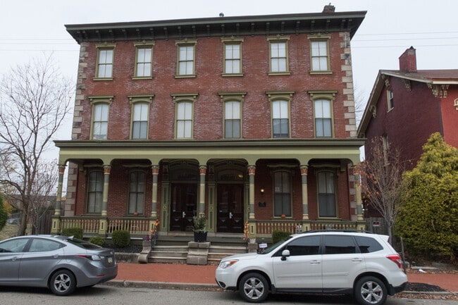 Building Photo - 1112 Sheffield St