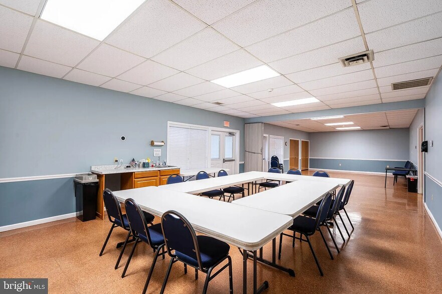 card/game room - 7026 Basswood Rd