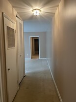 Building Photo - 10638 Weymouth St