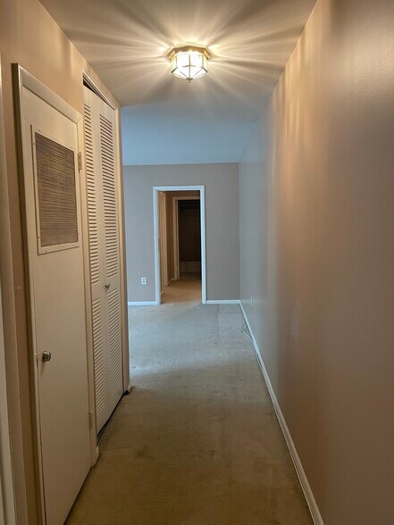 Entrance to unit - 10638 Weymouth St