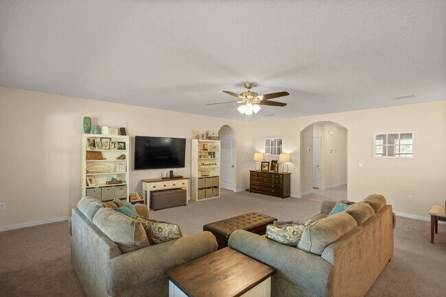Building Photo - Move-In Ready! Beautiful 4-Bedroom Home with Modern Finishes & Room to Grow