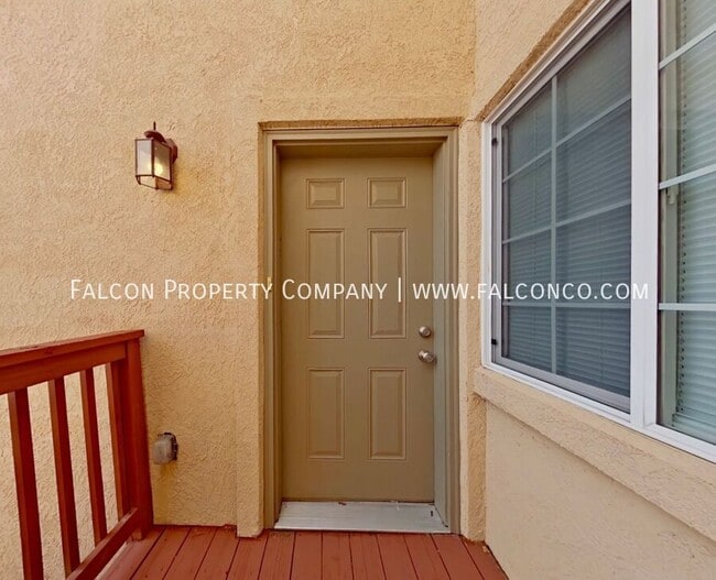 Building Photo - 623 Bosque Vis