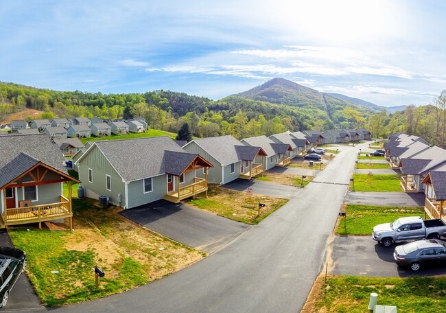 Building Photo - 149 Ava Wy