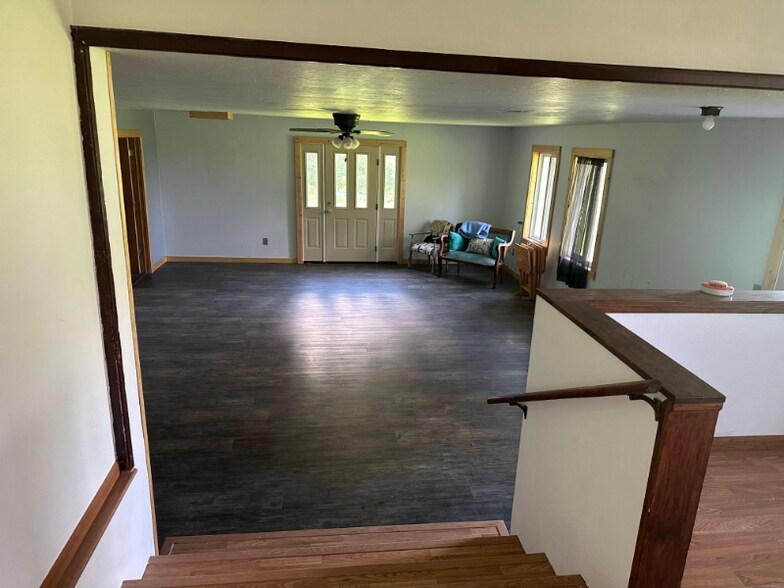 Building Photo - 125 County Line St