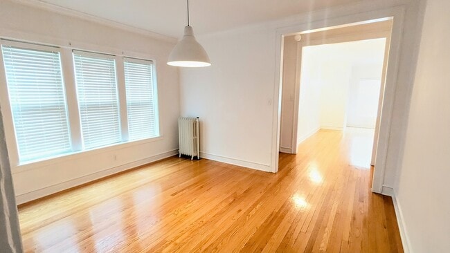 Building Photo - 4011 N Avers Ave