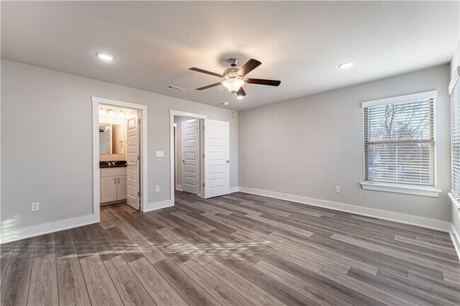 Building Photo - 507 W Arkansas St